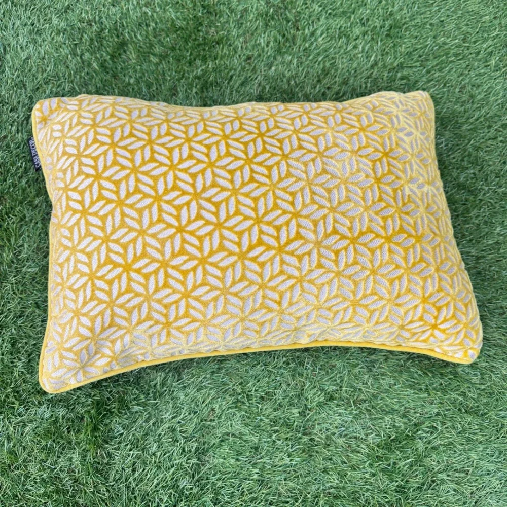 Casa Decor Throw Pillow Unisex 20x13‎ Mustard Yellow Excellent
